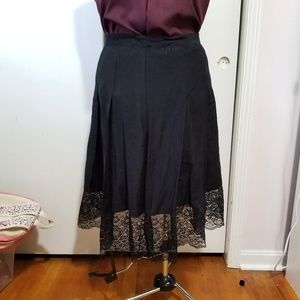 Isaac Mizrahi Black Rayon and lace Skirt 12
